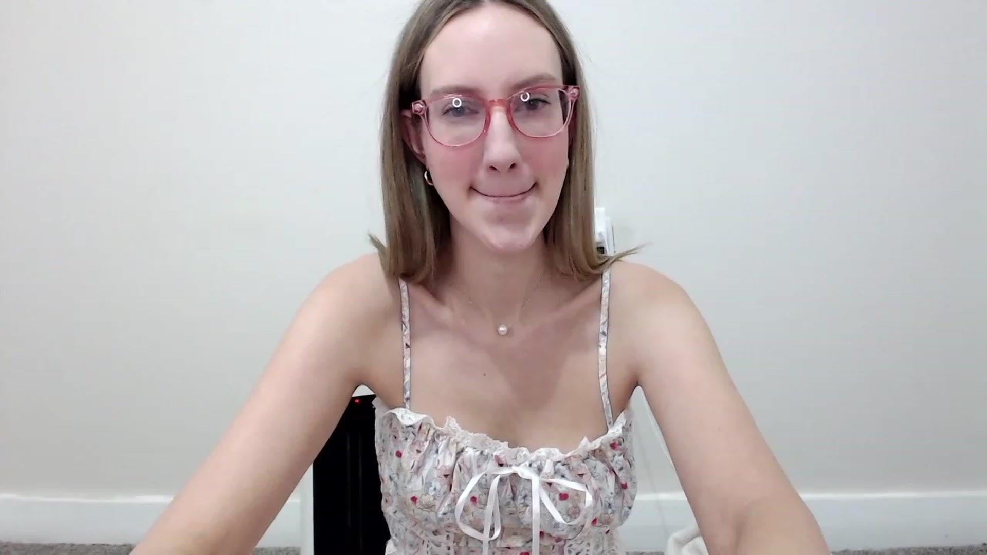 Gallery image thumbnail from Strwberrymoon's myfreecams stream on, 11/24/2023, 20:01 image 10 of 20