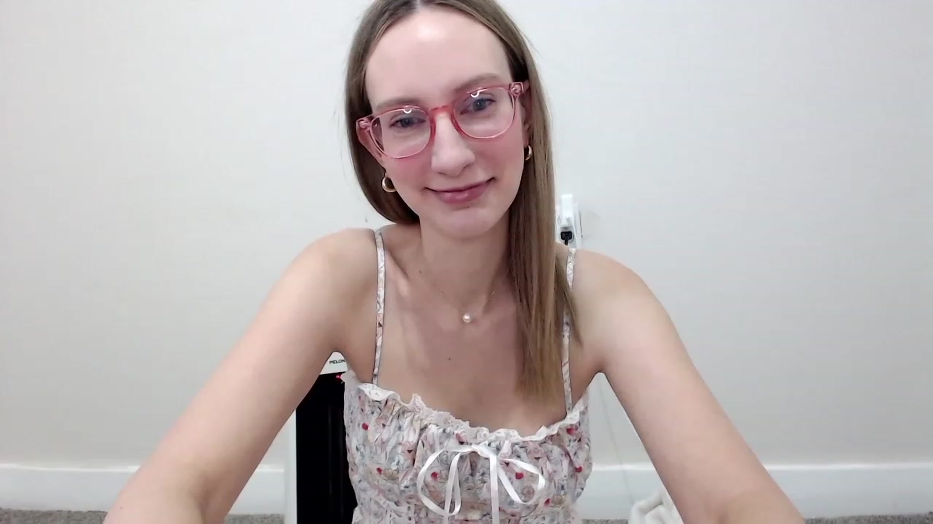Gallery image thumbnail from Strwberrymoon's myfreecams stream on, 11/24/2023, 20:01 image 13 of 20