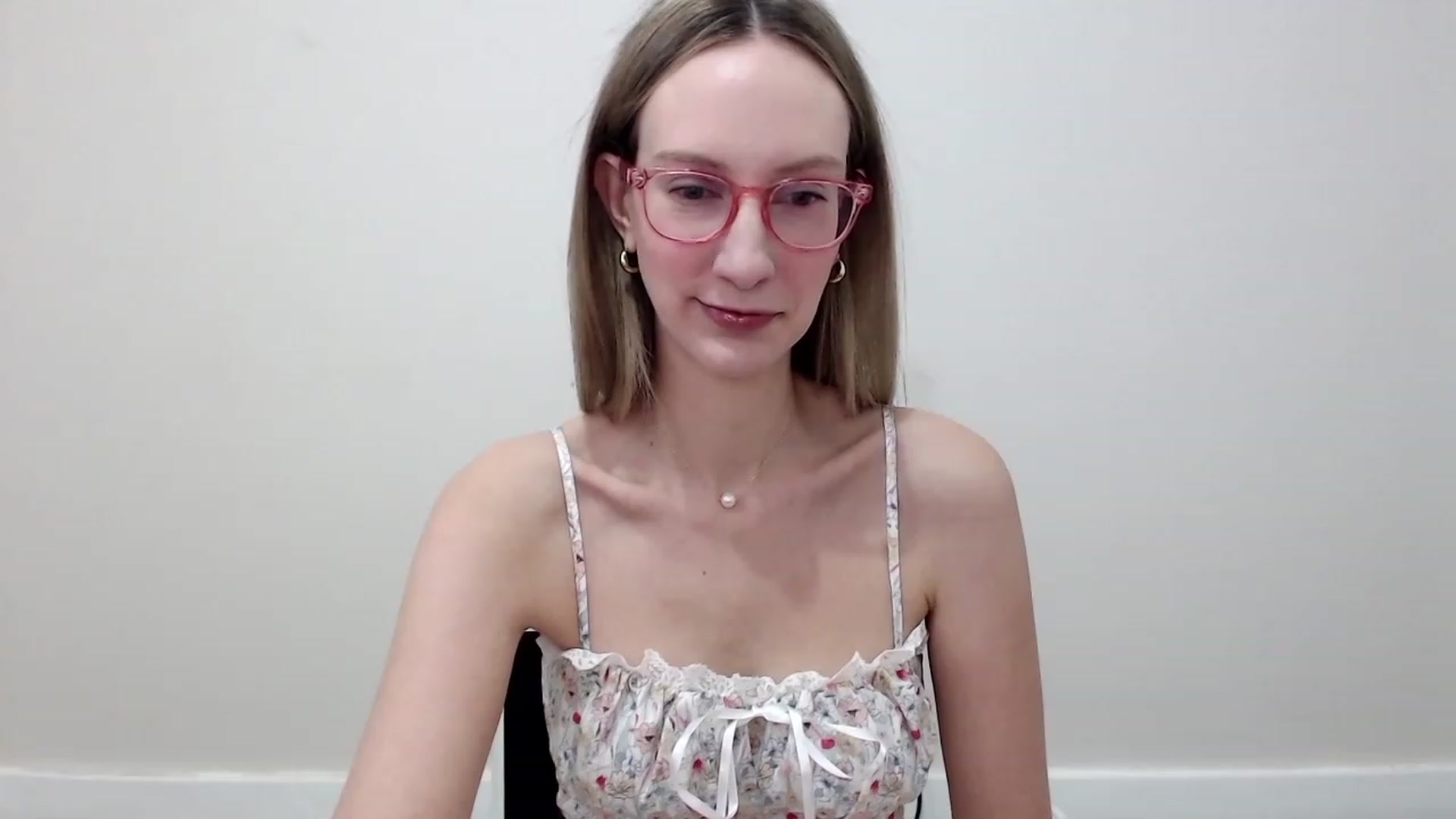 Gallery image thumbnail from Strwberrymoon's myfreecams stream on, 11/24/2023, 20:01 image 5 of 20