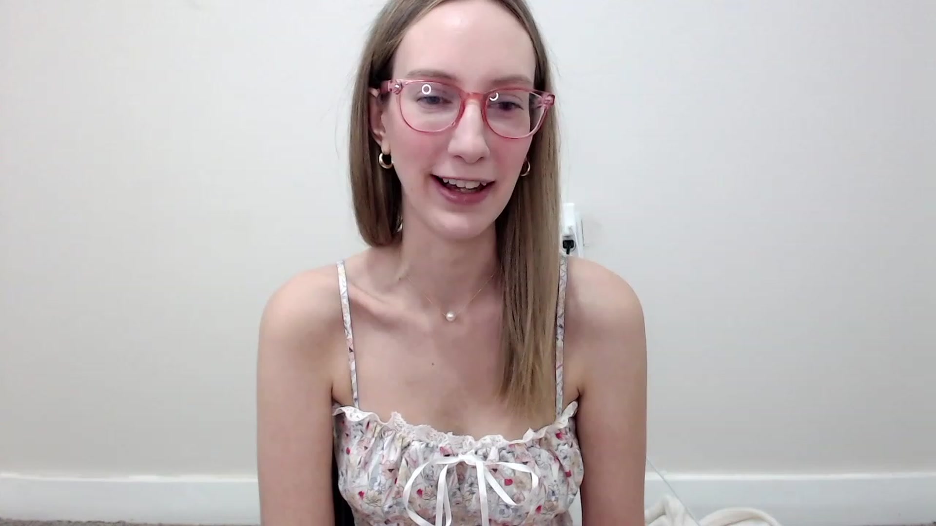 Gallery image thumbnail from Strwberrymoon's myfreecams stream on, 11/24/2023, 20:01 image 14 of 20