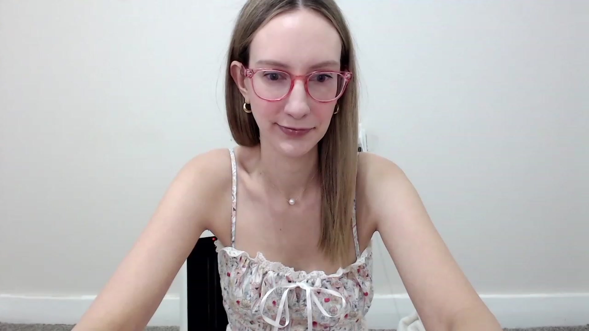 Gallery image thumbnail from Strwberrymoon's myfreecams stream on, 11/24/2023, 20:01 image 15 of 20