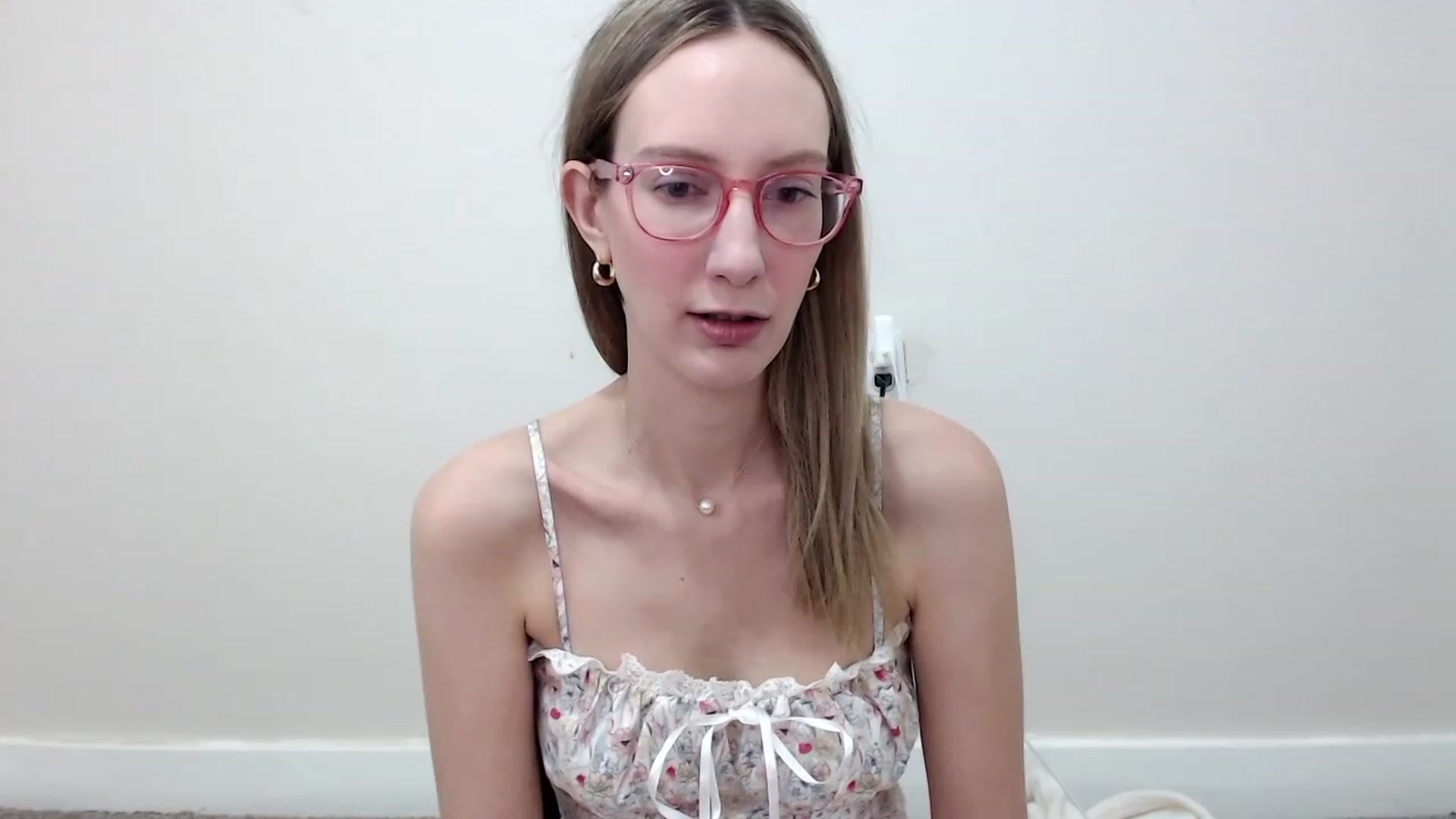 Gallery image thumbnail from Strwberrymoon's myfreecams stream on, 11/24/2023, 20:01 image 11 of 20