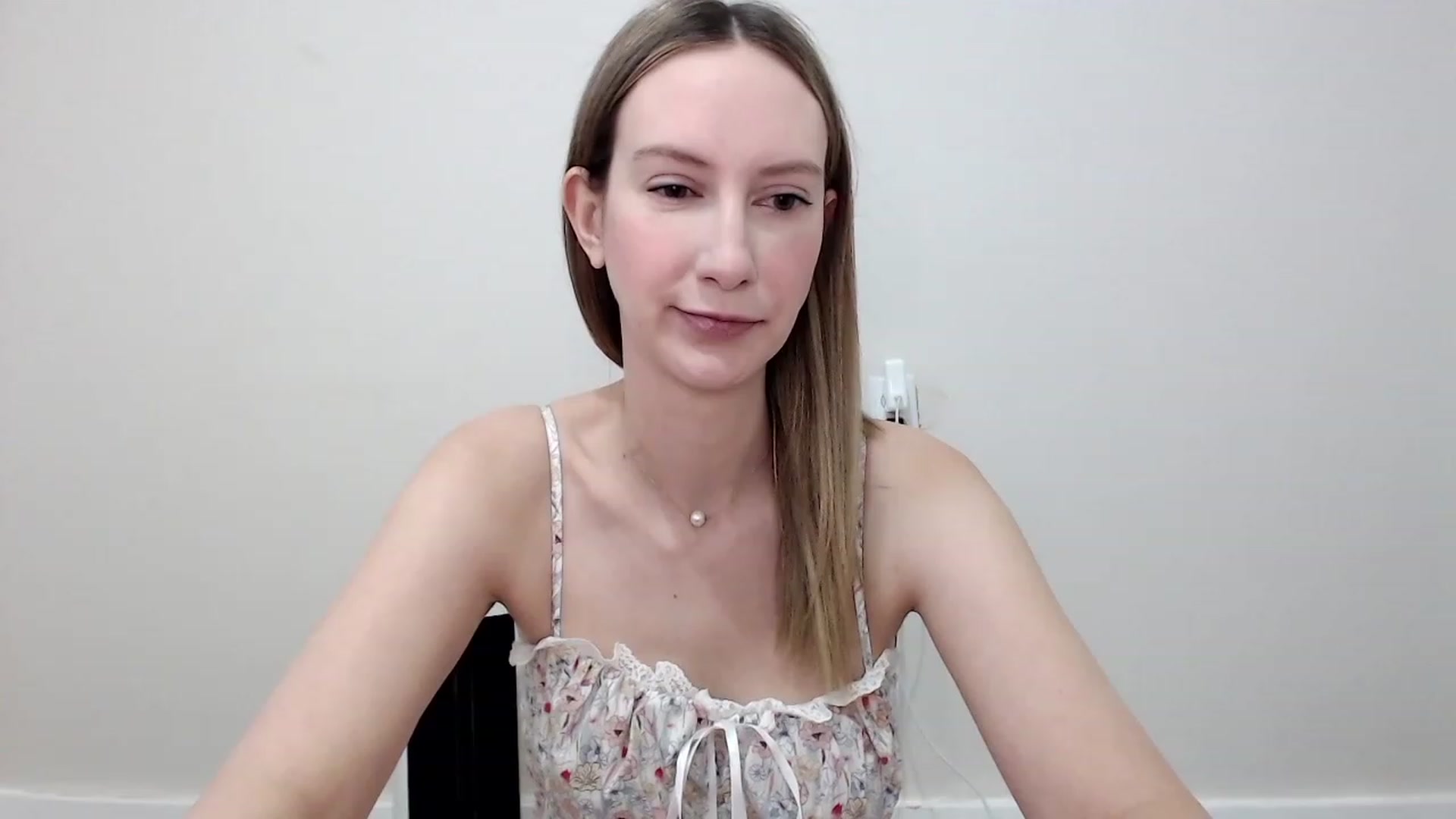 Gallery image thumbnail from Strwberrymoon's myfreecams stream on, 12/09/2023, 21:17 image 3 of 20
