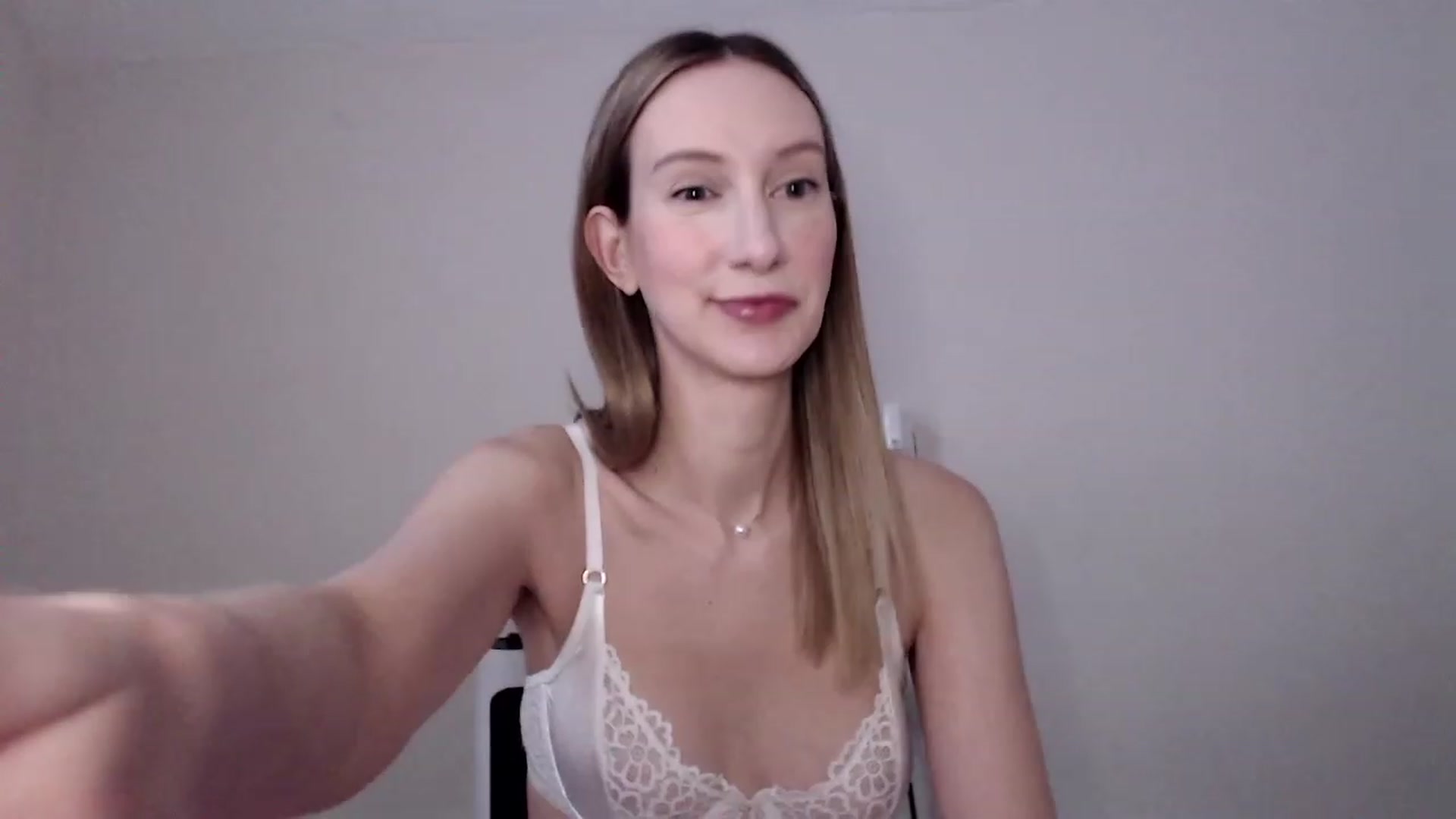 Gallery image thumbnail from Strwberrymoon's myfreecams stream on, 12/14/2023, 19:34 image 2 of 20