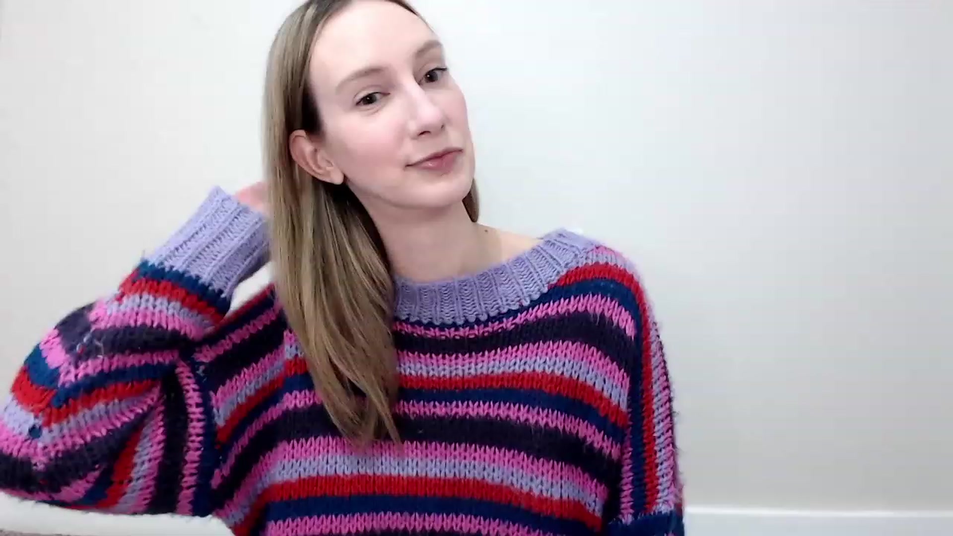 Gallery image thumbnail from Strwberrymoon's myfreecams stream on, 12/22/2023, 20:50 image 17 of 20