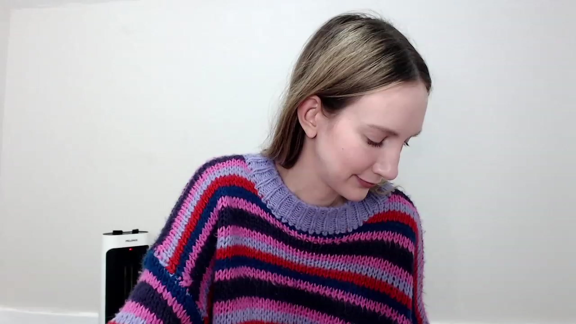 Gallery image thumbnail from Strwberrymoon's myfreecams stream on, 12/22/2023, 22:46 image 2 of 20