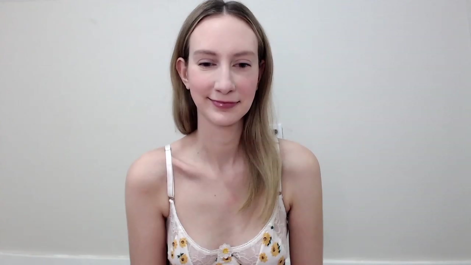 Gallery image thumbnail from Strwberrymoon's myfreecams stream on, 12/23/2023, 20:58 image 3 of 20