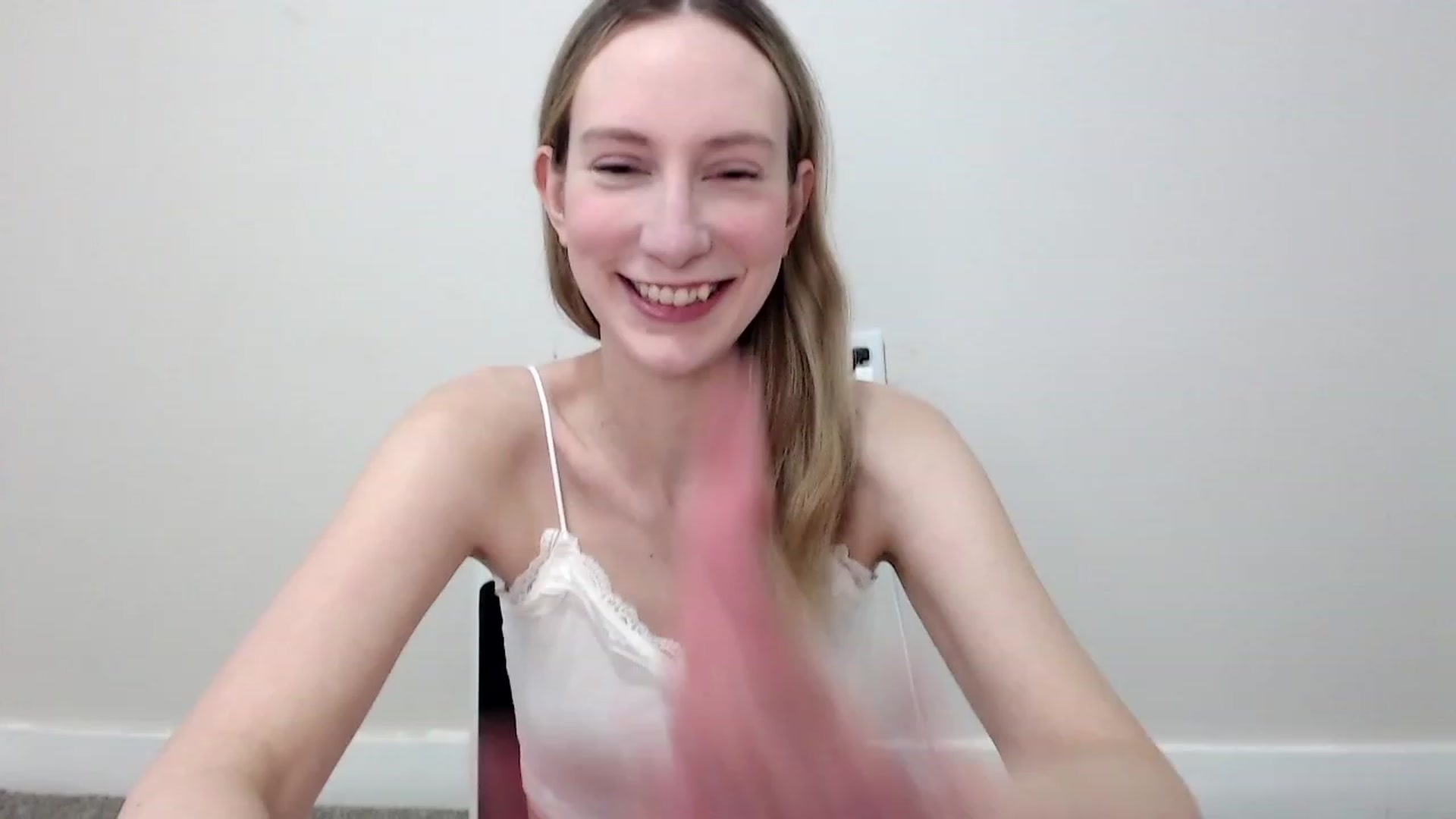 Gallery image thumbnail from Strwberrymoon's myfreecams stream on, 12/24/2023, 21:03 image 1 of 20