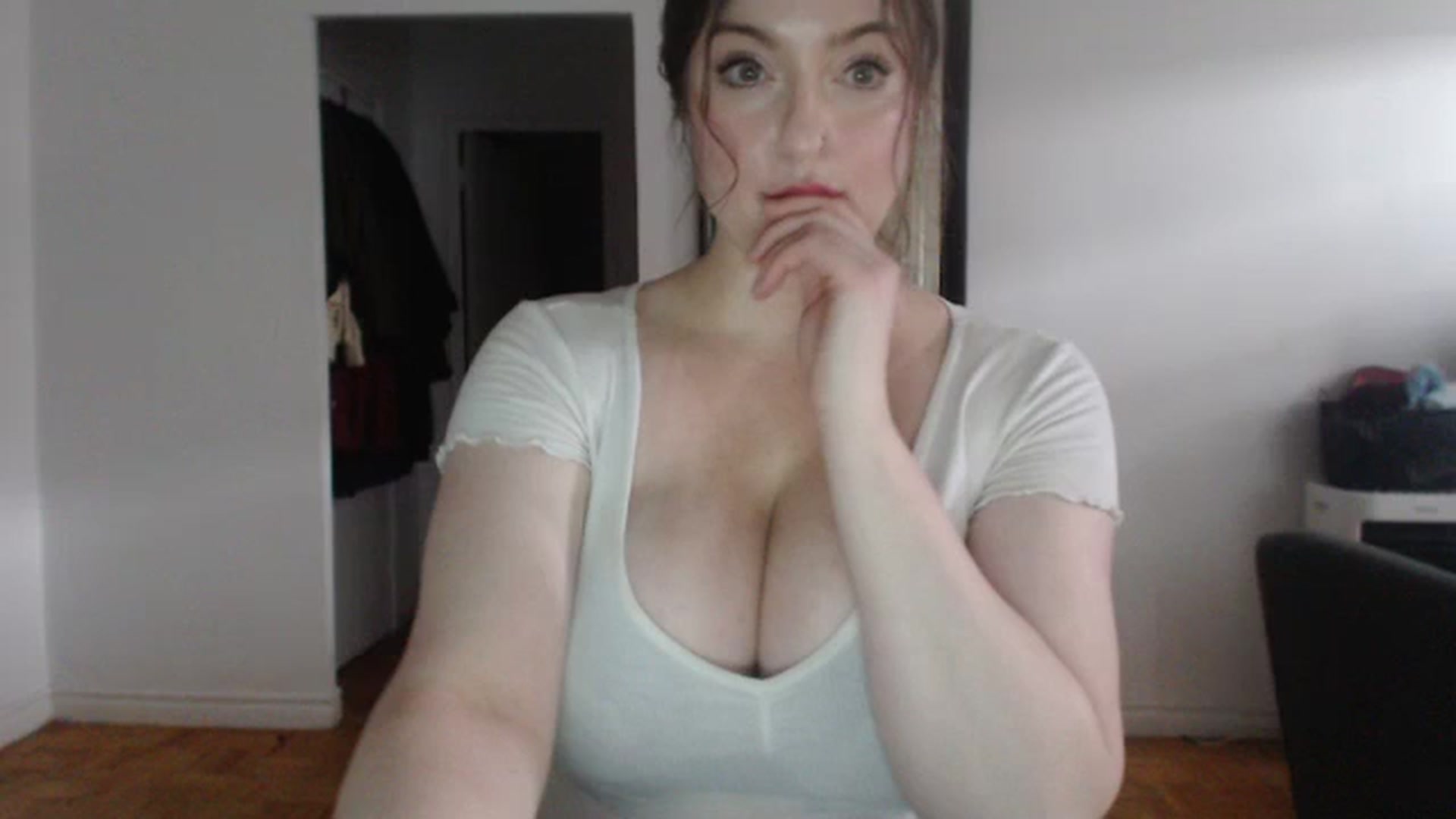 Gallery image thumbnail from Stuff_itinme's myfreecams stream on, 07/18/2023, 16:18 image 5 of 20