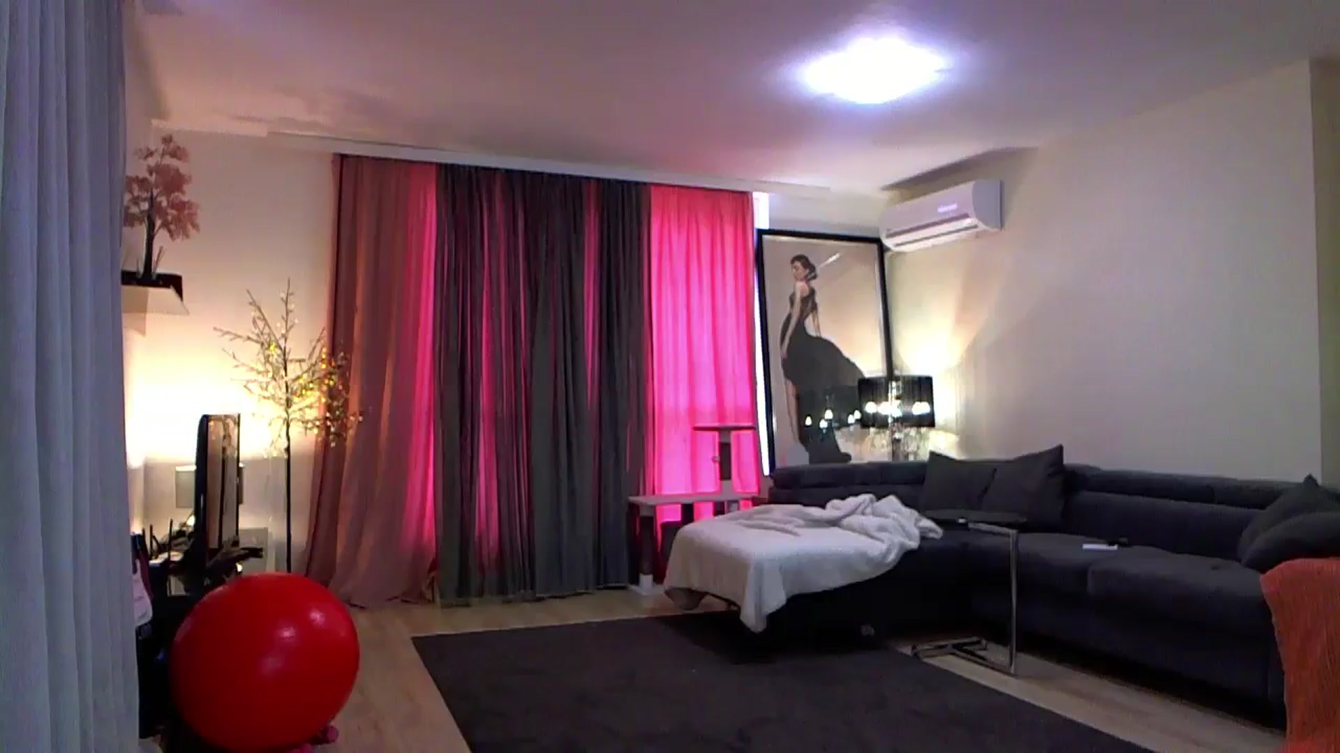 Gallery image thumbnail from StuntGirl's myfreecams stream on, 09/13/2024, 07:55 image 4 of 20
