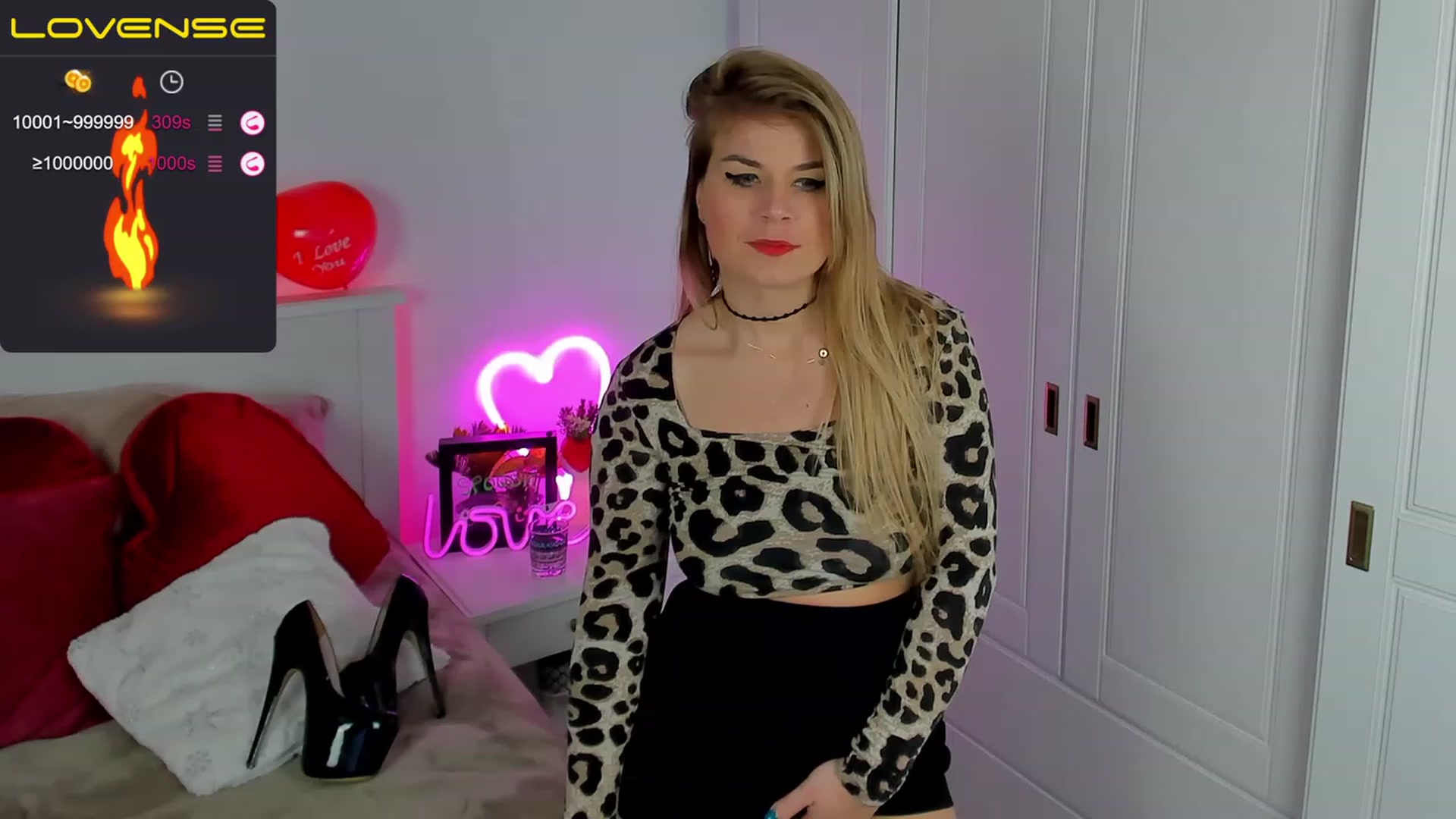 Gallery image thumbnail from SuaveGia's myfreecams stream on, 02/22/2023, 09:37 image 1 of 20