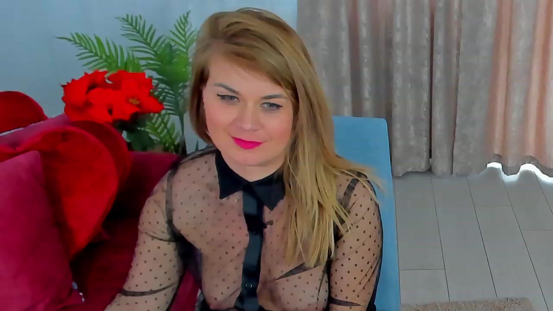 Gallery image thumbnail from SuaveGia's myfreecams stream on, 04/12/2023, 09:47 image 12 of 20