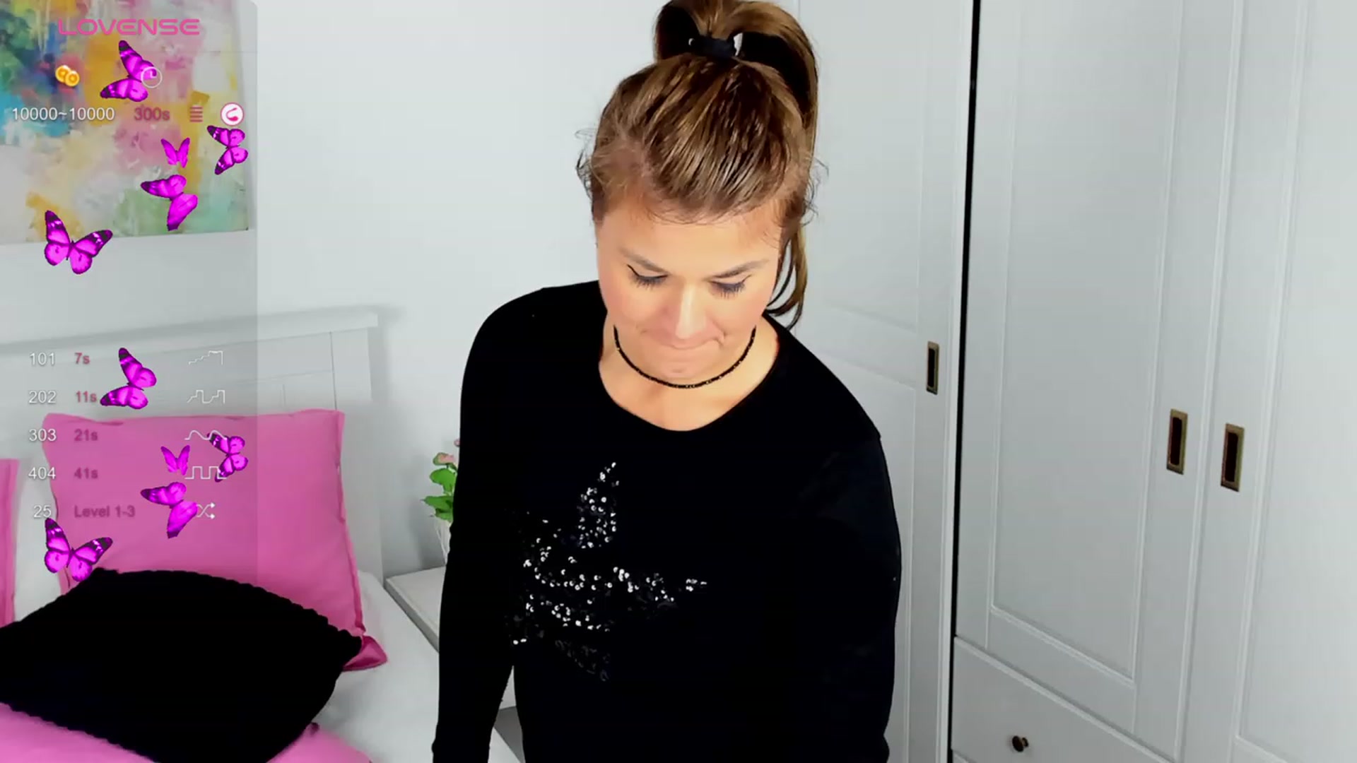 Gallery image thumbnail from SuaveGia's myfreecams stream on, 03/12/2024, 11:40 image 2 of 20