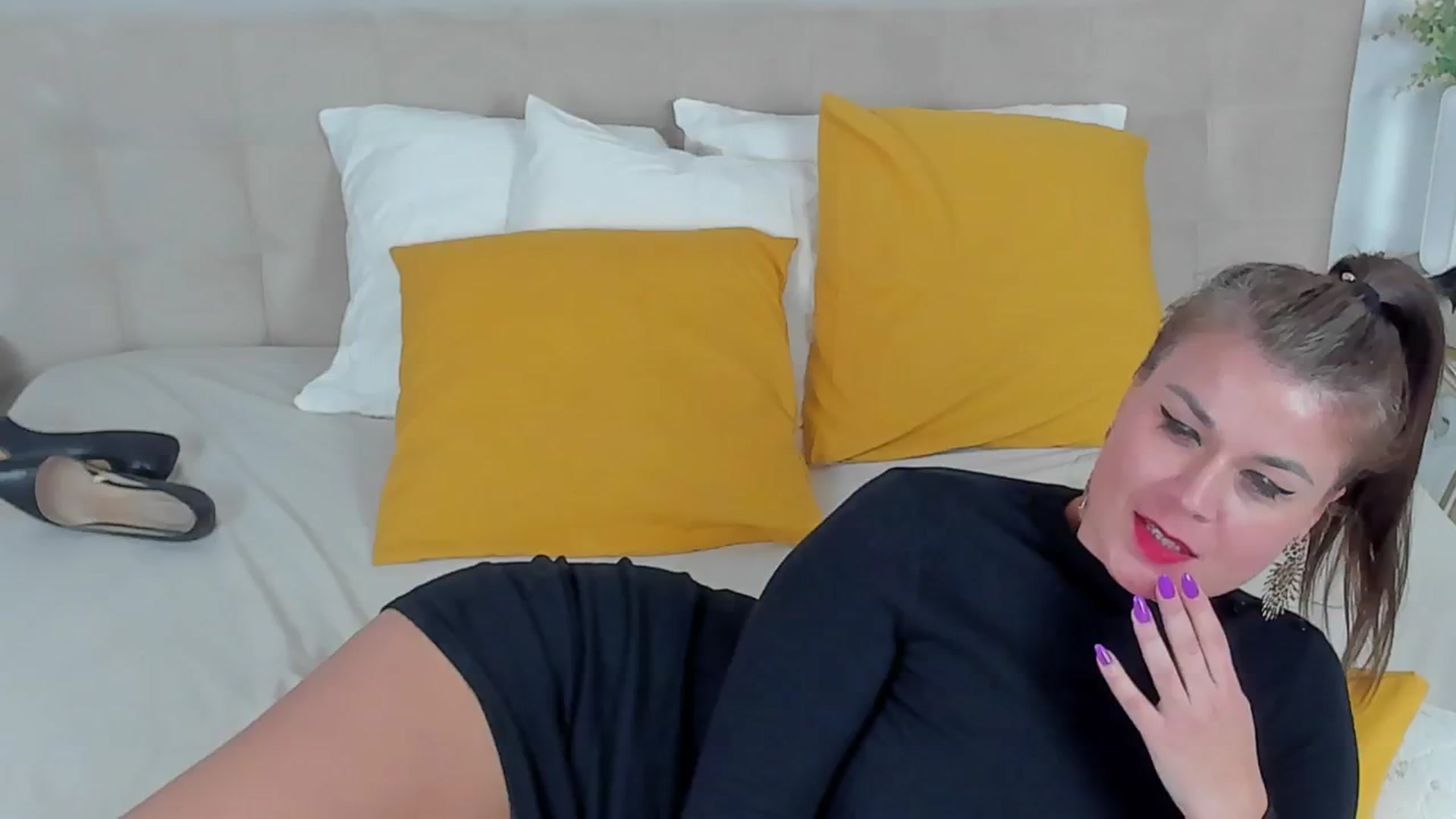 Gallery image thumbnail from SuaveGia's myfreecams stream on, 11/21/2024, 13:51 image 20 of 20