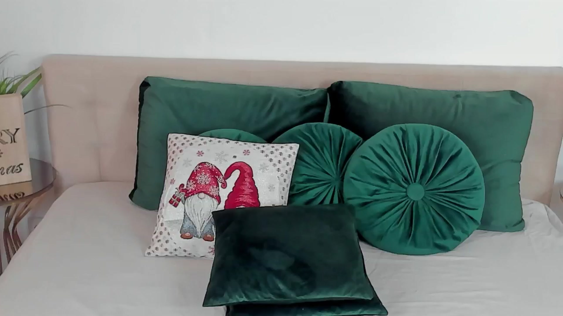 Gallery image thumbnail from SuaveGia's myfreecams stream on, 12/16/2024, 09:26 image 2 of 20