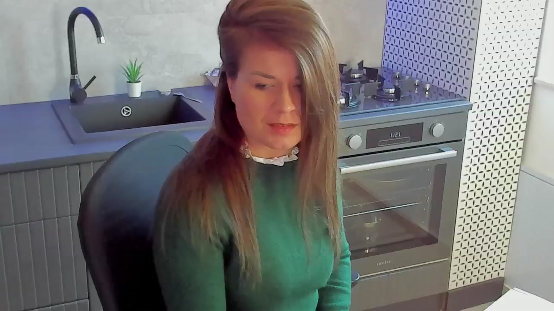Gallery image thumbnail from SuaveGia's myfreecams stream on, 12/19/2024, 08:33 image 16 of 20