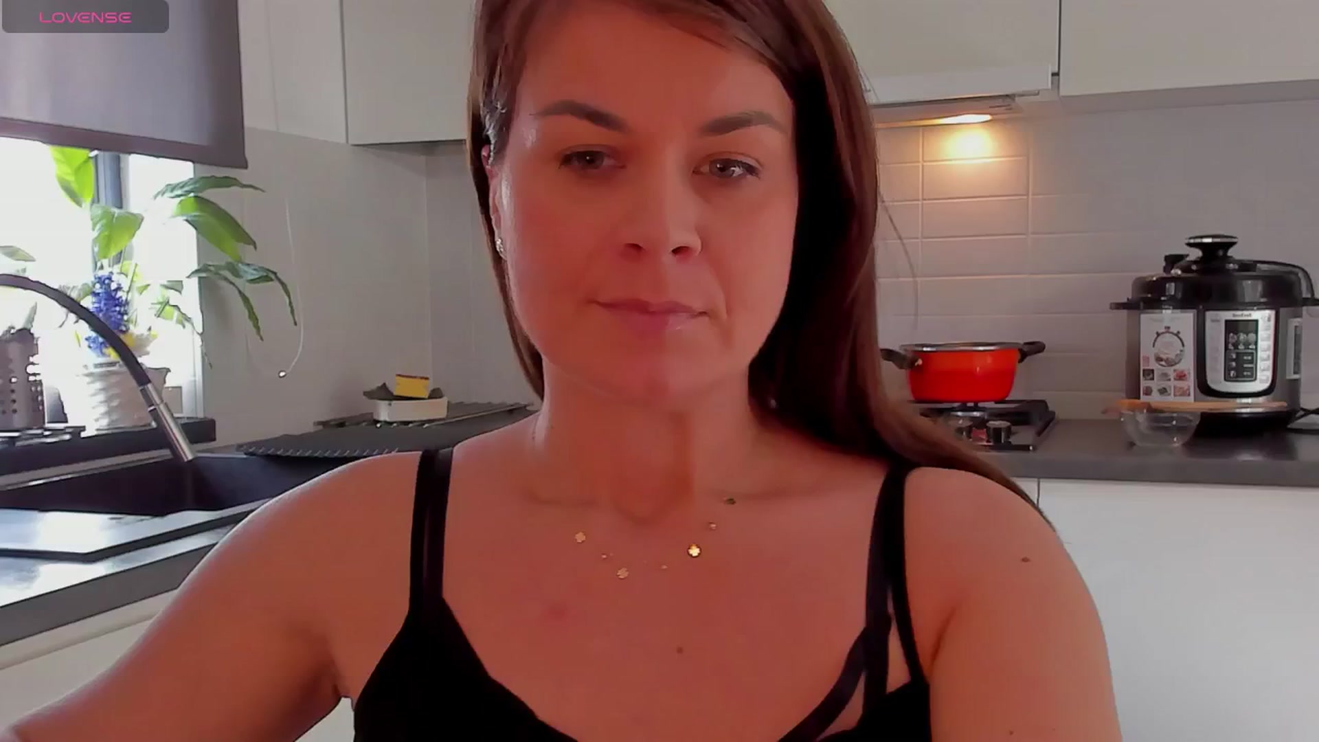 Gallery image thumbnail from SuaveGia's myfreecams stream on, 03/10/2025, 08:36 image 2 of 20