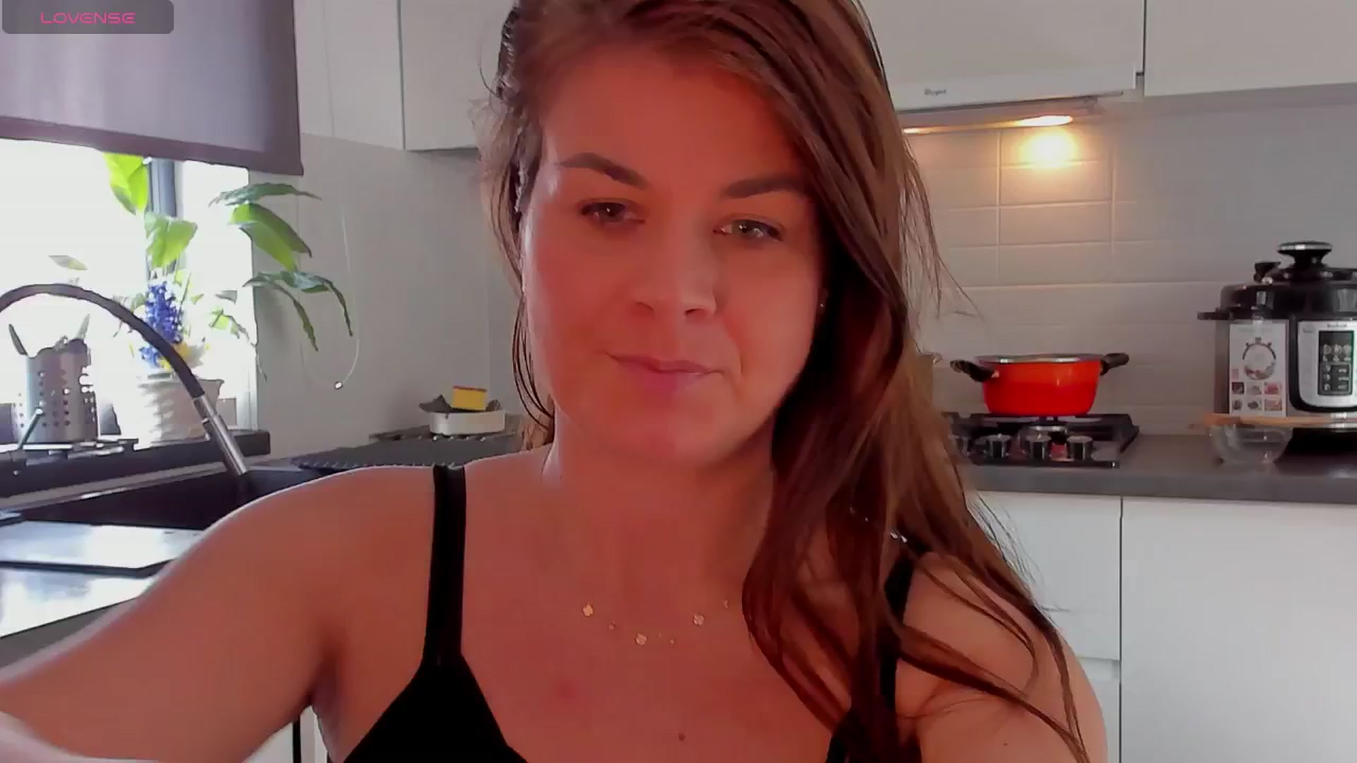Gallery image thumbnail from SuaveGia's myfreecams stream on, 03/10/2025, 08:36 image 3 of 20