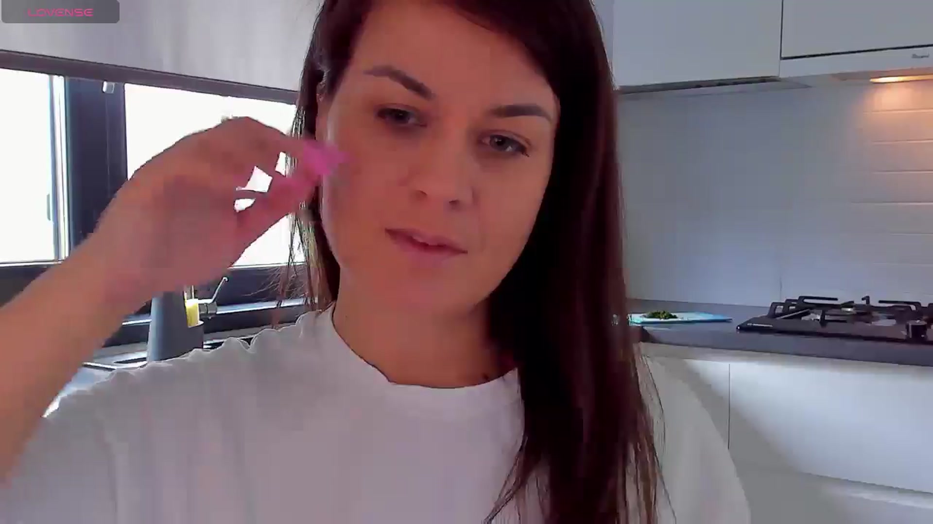 Gallery image thumbnail from SuaveGia's myfreecams stream on, 03/17/2025, 08:52 image 13 of 20