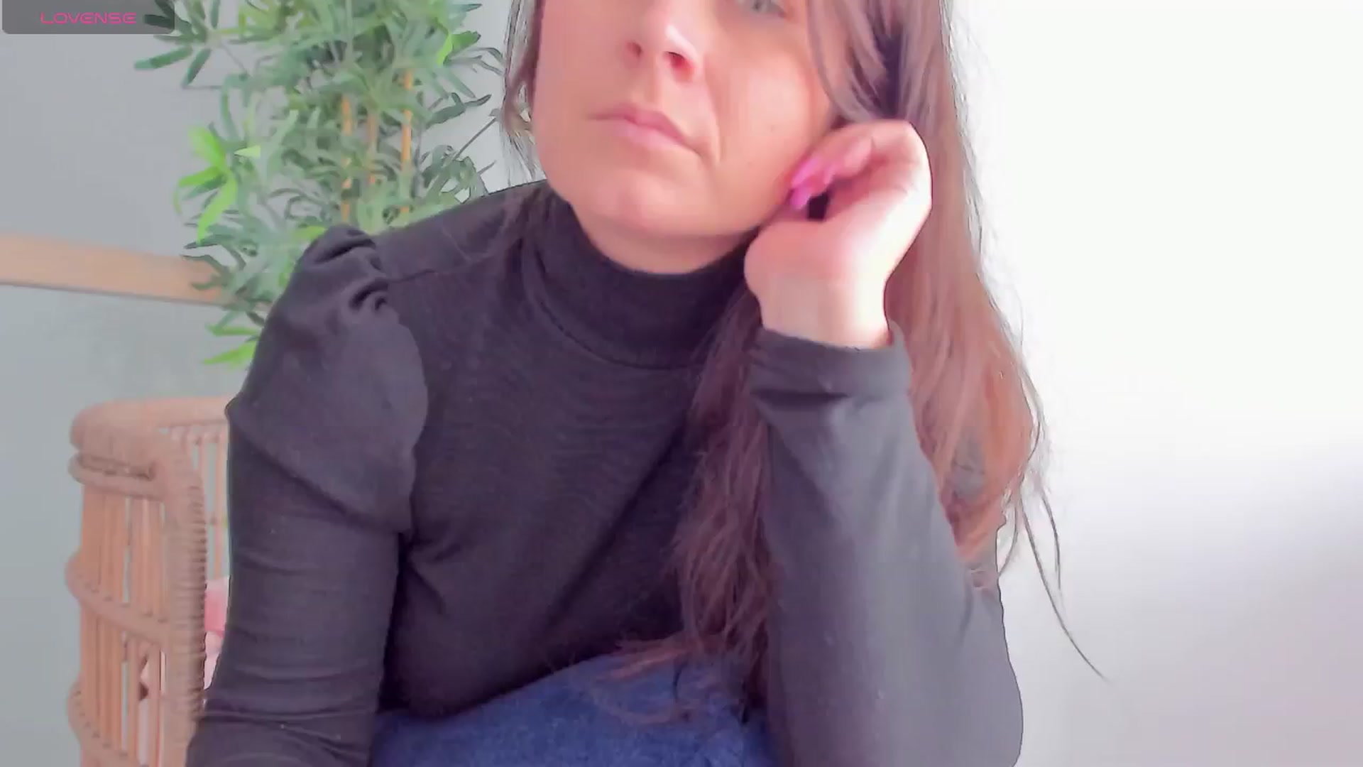 Gallery image thumbnail from SuaveGia's myfreecams stream on, 03/19/2025, 09:19 image 7 of 20