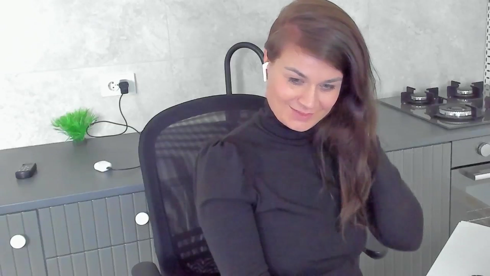 Gallery image thumbnail from SuaveGia's myfreecams stream on, 03/19/2025, 20:47 image 8 of 20