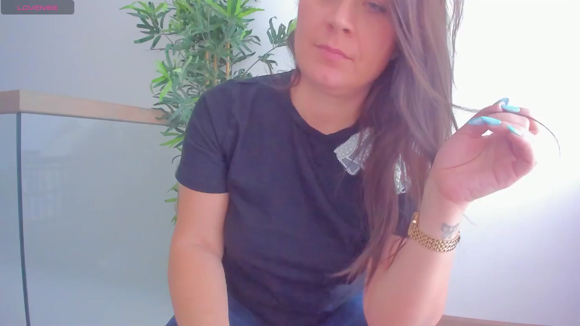 Gallery image thumbnail from SuaveGia's myfreecams stream on, 03/20/2025, 09:44 image 13 of 20