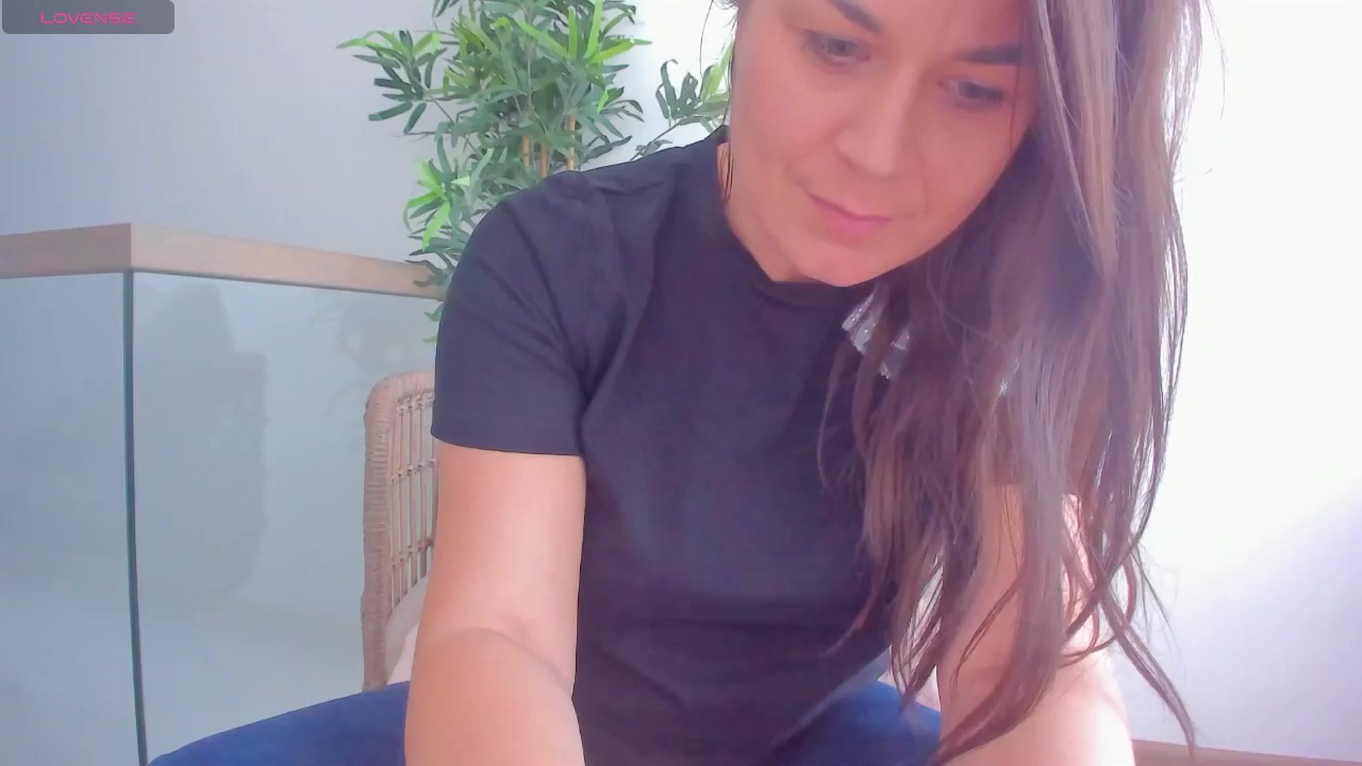 Gallery image thumbnail from SuaveGia's myfreecams stream on, 03/20/2025, 09:44 image 9 of 20