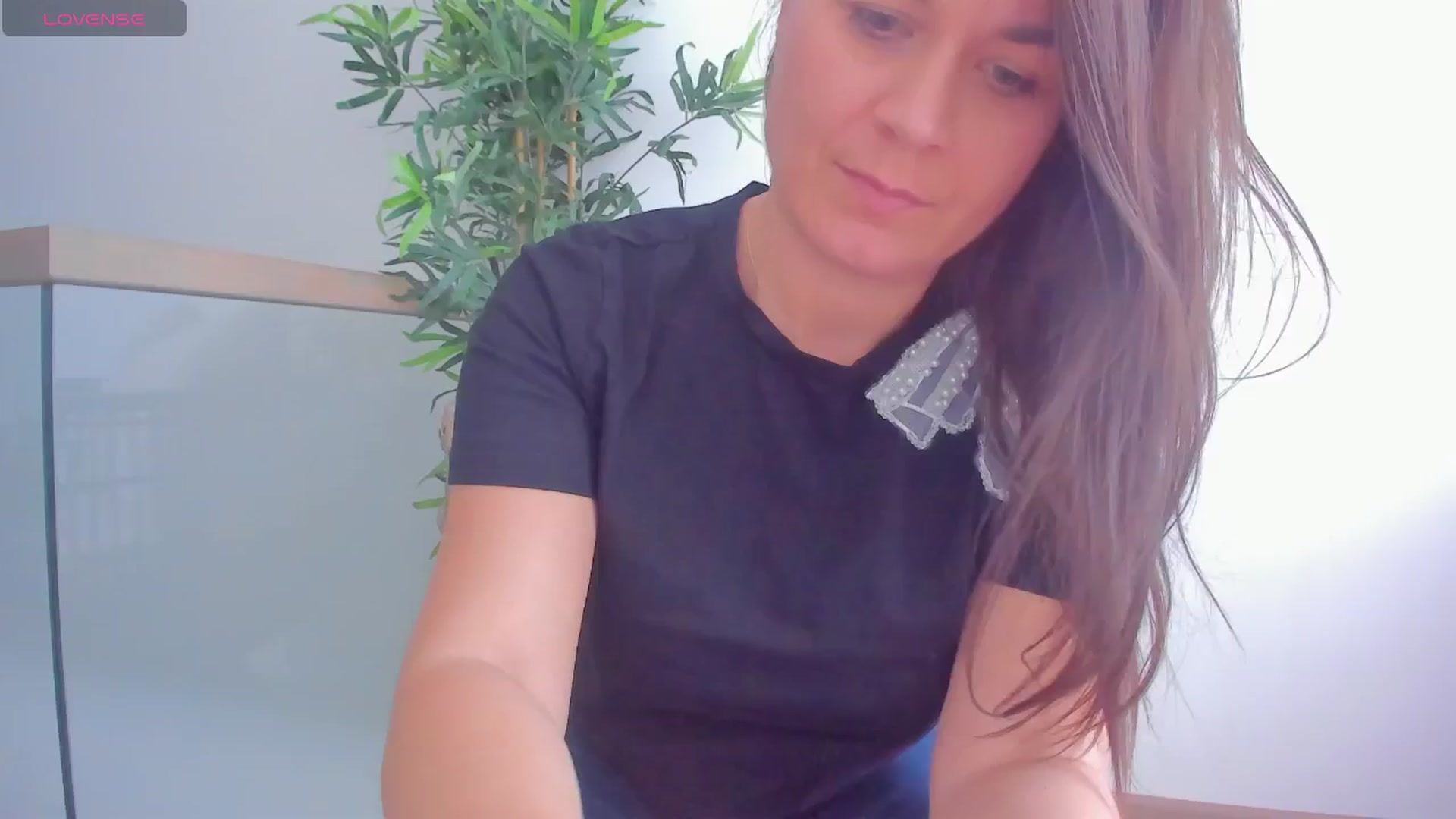 Gallery image thumbnail from SuaveGia's myfreecams stream on, 03/20/2025, 09:44 image 14 of 20