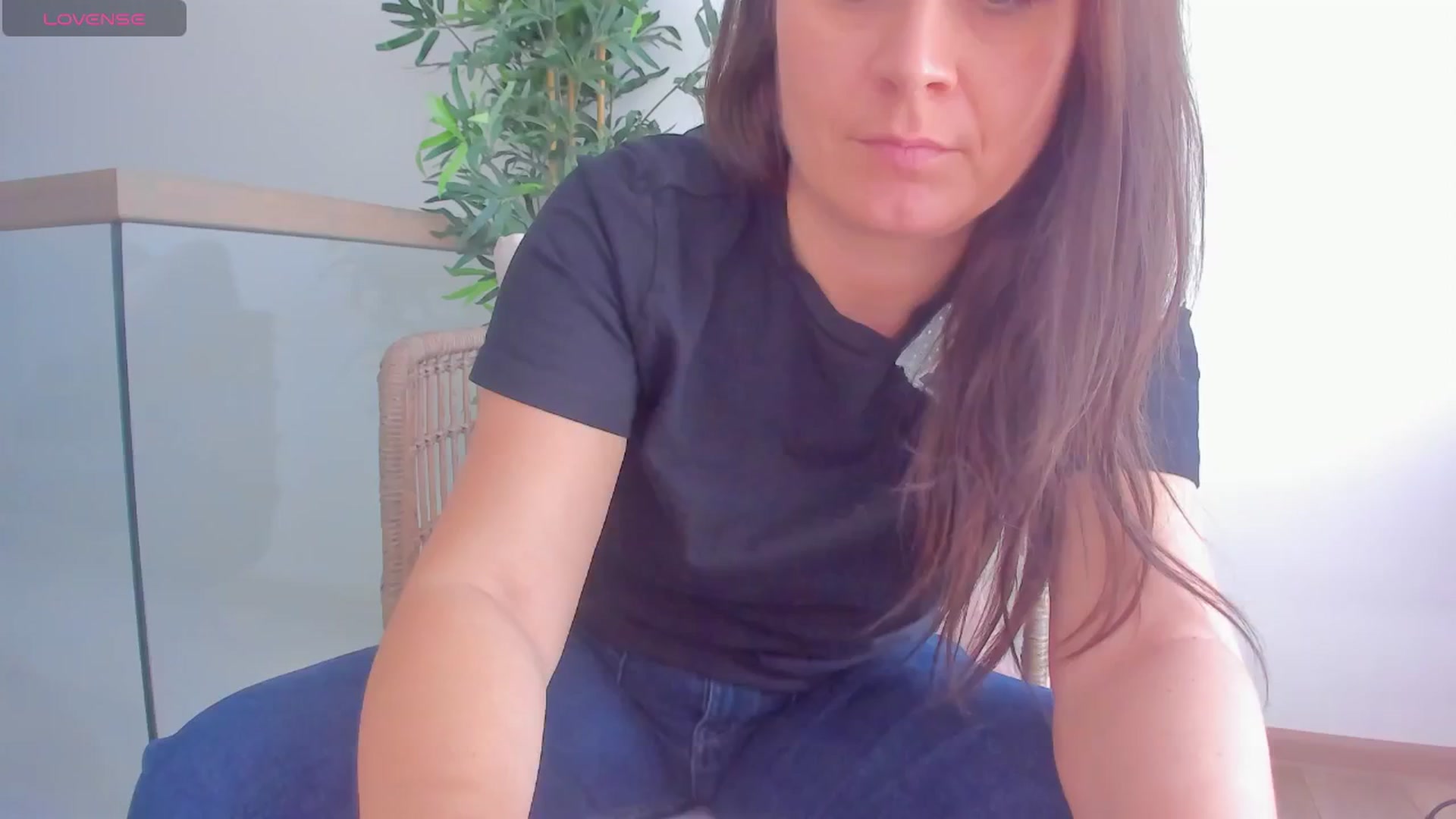 Gallery image thumbnail from SuaveGia's myfreecams stream on, 03/20/2025, 09:44 image 3 of 20