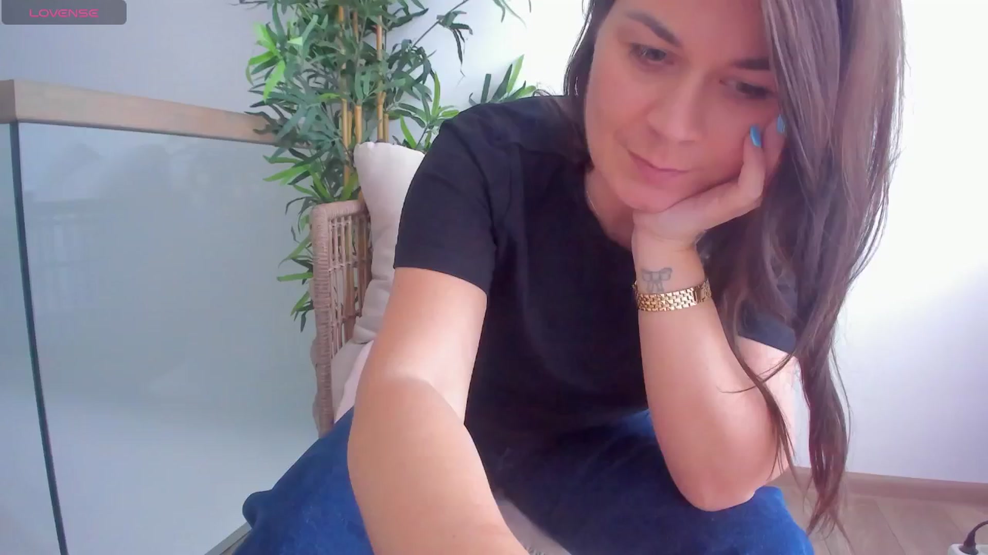 Gallery image thumbnail from SuaveGia's myfreecams stream on, 03/20/2025, 09:44 image 20 of 20