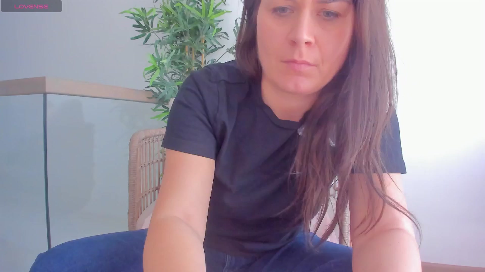 Gallery image thumbnail from SuaveGia's myfreecams stream on, 03/20/2025, 09:44 image 4 of 20