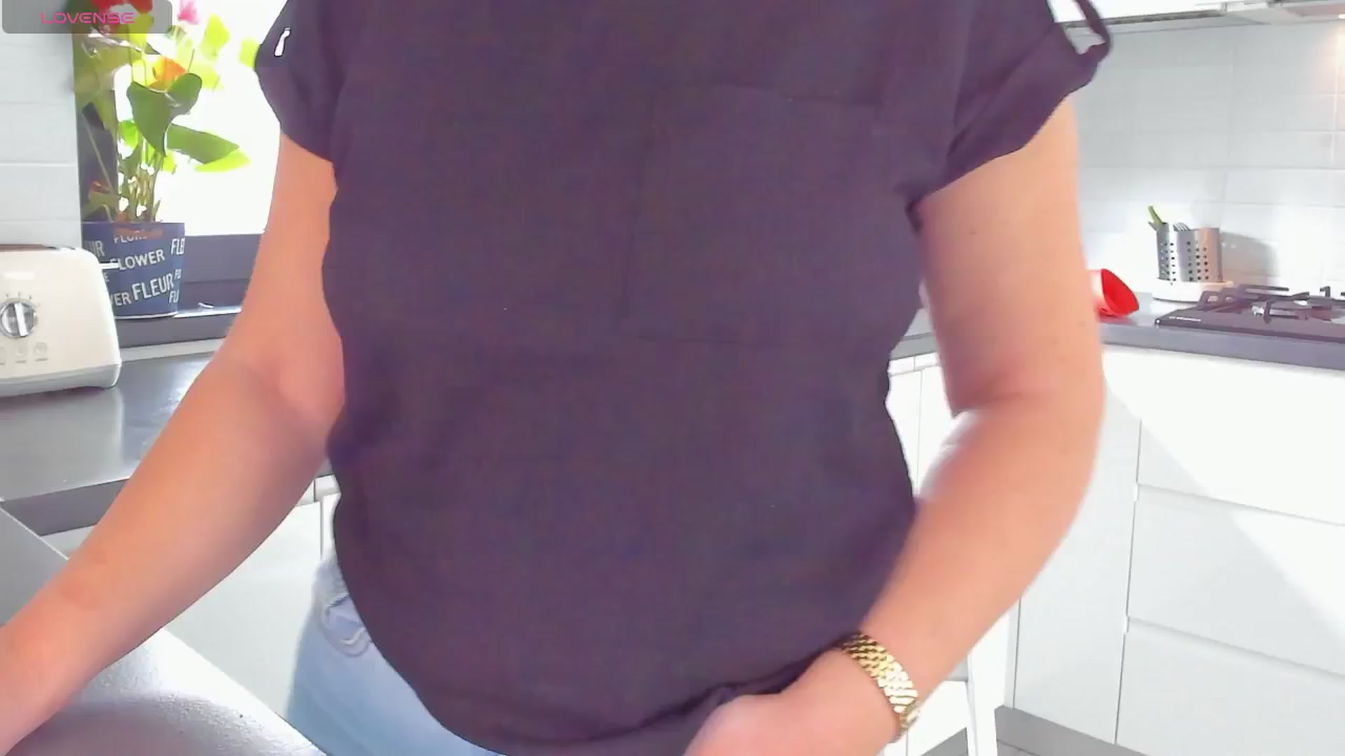 Gallery image thumbnail from SuaveGia's myfreecams stream on, 03/24/2025, 09:22 image 2 of 20