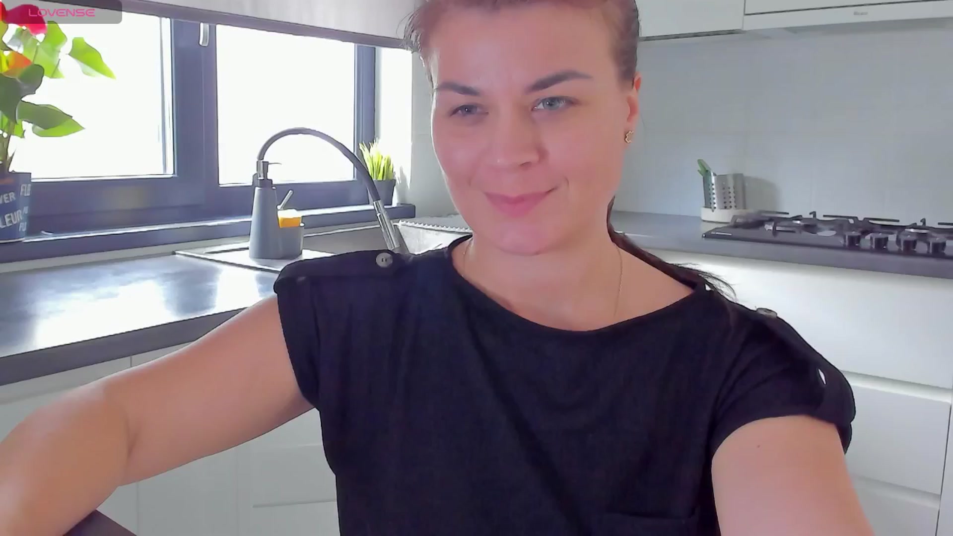 Gallery image thumbnail from SuaveGia's myfreecams stream on, 03/24/2025, 09:48 image 20 of 20
