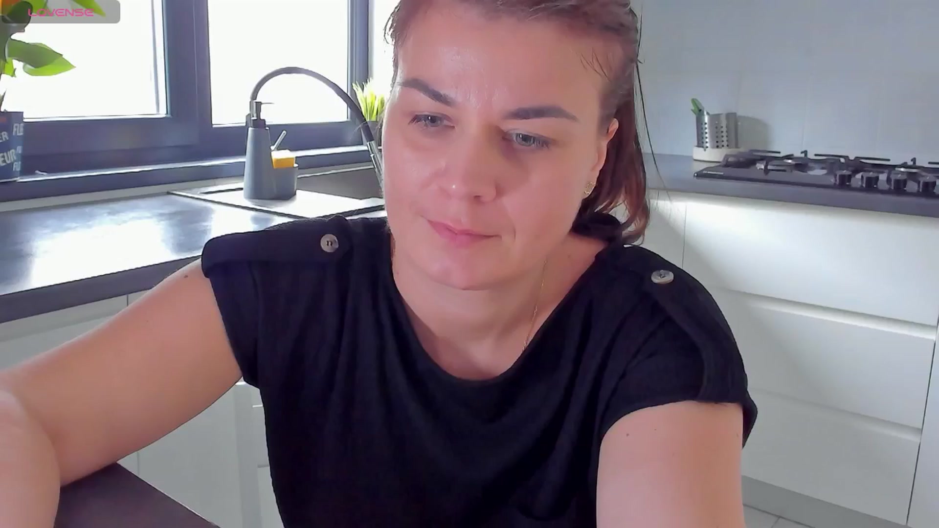Gallery image thumbnail from SuaveGia's myfreecams stream on, 03/24/2025, 09:48 image 6 of 20