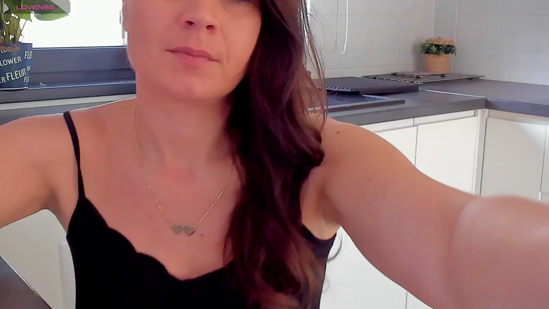 Gallery image thumbnail from SuaveGia's myfreecams stream on, 03/25/2025, 08:08 image 13 of 20