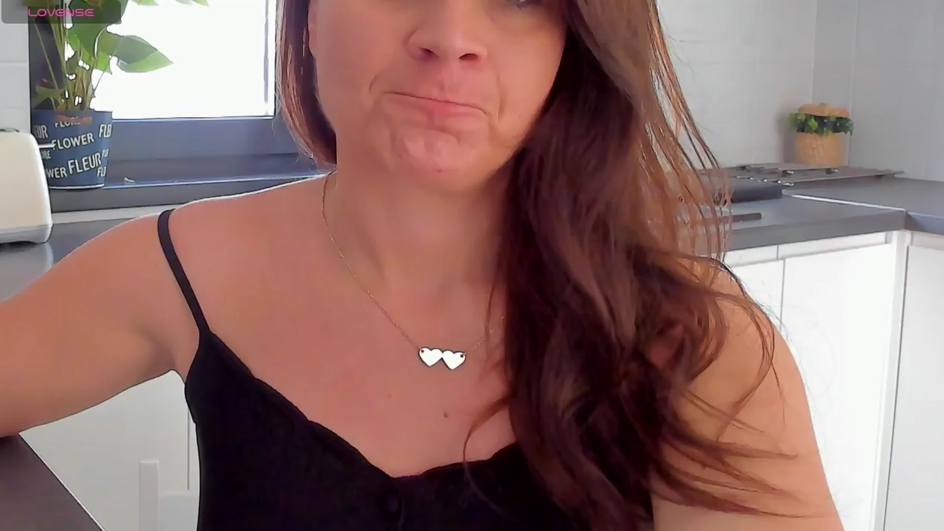 Gallery image thumbnail from SuaveGia's myfreecams stream on, 03/25/2025, 08:31 image 10 of 20