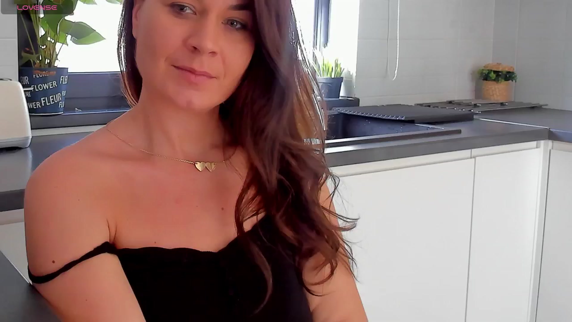 Gallery image thumbnail from SuaveGia's myfreecams stream on, 03/25/2025, 08:31 image 6 of 20