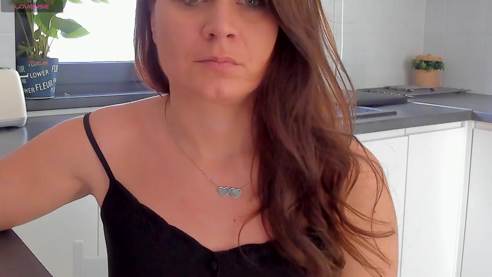Gallery image thumbnail from SuaveGia's myfreecams stream on, 03/25/2025, 08:31 image 15 of 20