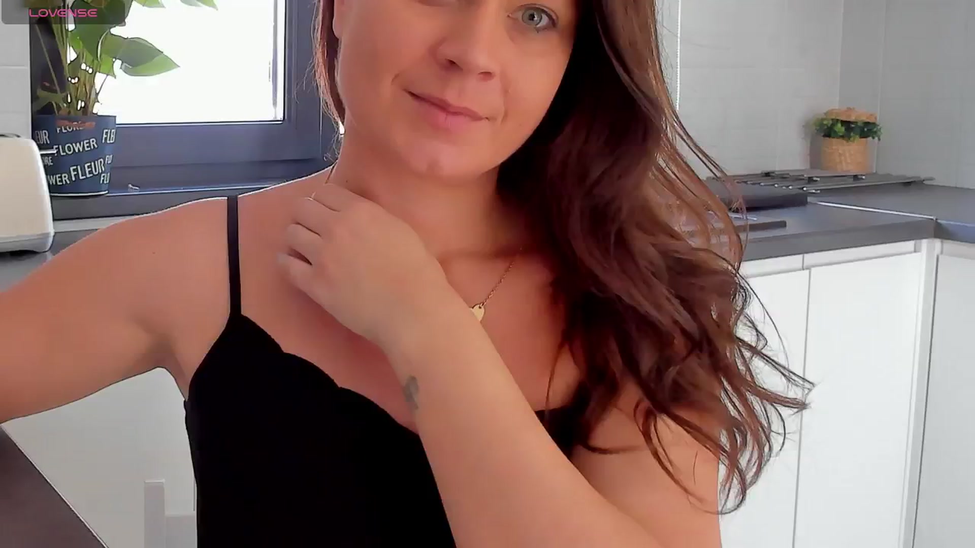 Gallery image thumbnail from SuaveGia's myfreecams stream on, 03/25/2025, 08:31 image 1 of 20