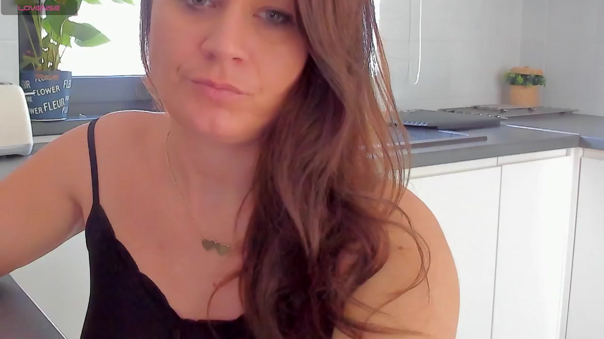 Gallery image thumbnail from SuaveGia's myfreecams stream on, 03/25/2025, 08:31 image 12 of 20