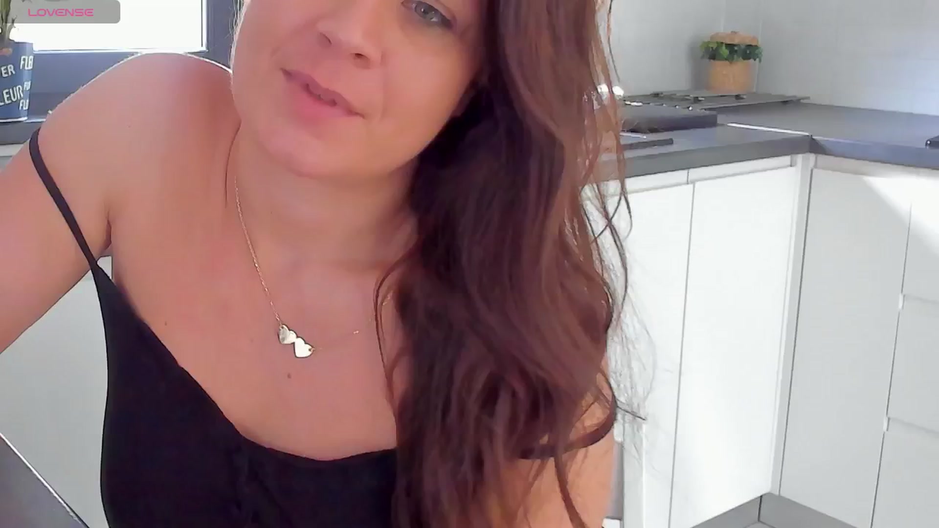 Gallery image thumbnail from SuaveGia's myfreecams stream on, 03/25/2025, 09:15 image 15 of 20