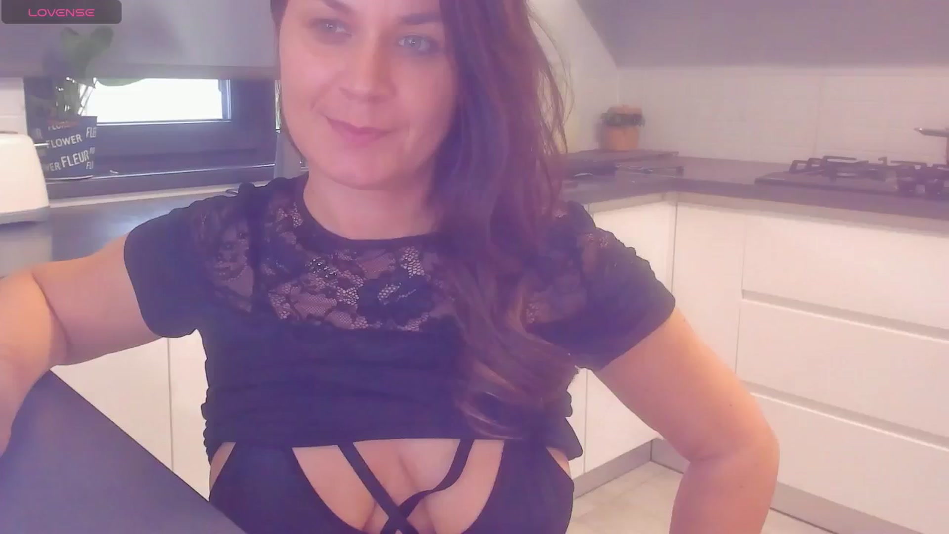 Gallery image thumbnail from SuaveGia's myfreecams stream on, 03/26/2025, 15:27 image 10 of 20
