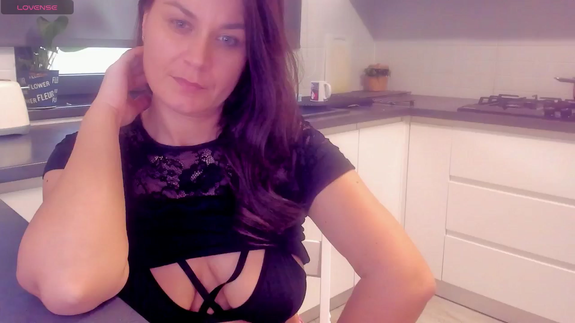 Gallery image thumbnail from SuaveGia's myfreecams stream on, 03/26/2025, 15:27 image 11 of 20
