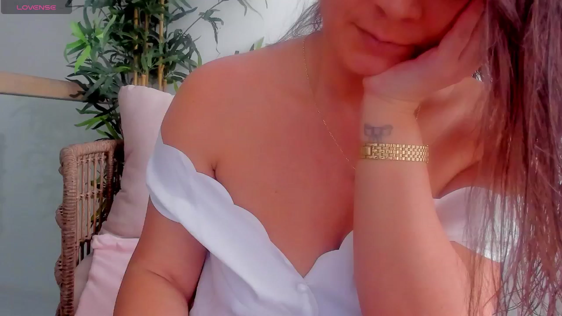 Gallery image thumbnail from SuaveGia's myfreecams stream on, 03/27/2025, 09:39 image 5 of 20