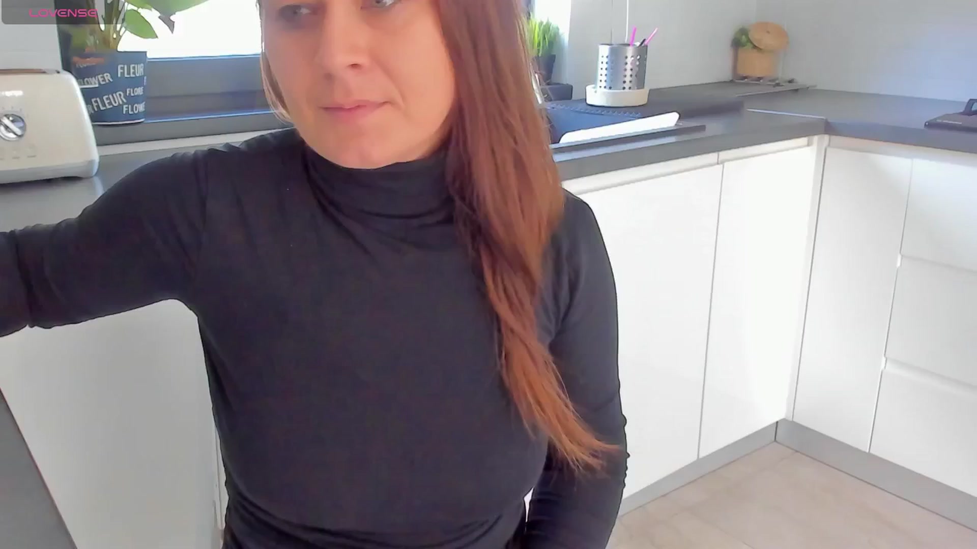 Gallery image thumbnail from SuaveGia's myfreecams stream on, 04/09/2025, 08:28 image 18 of 20