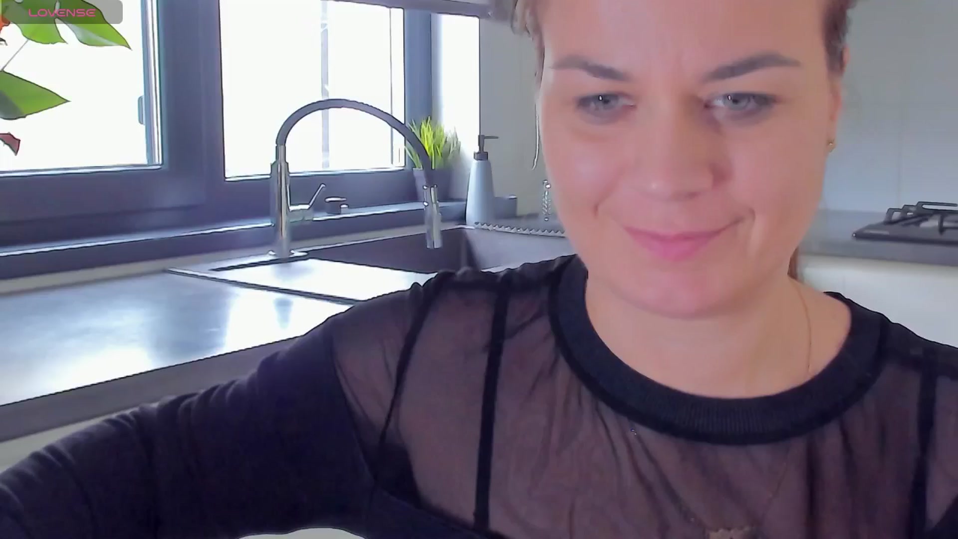 Gallery image thumbnail from SuaveGia's myfreecams stream on, 04/10/2025, 08:42 image 19 of 20