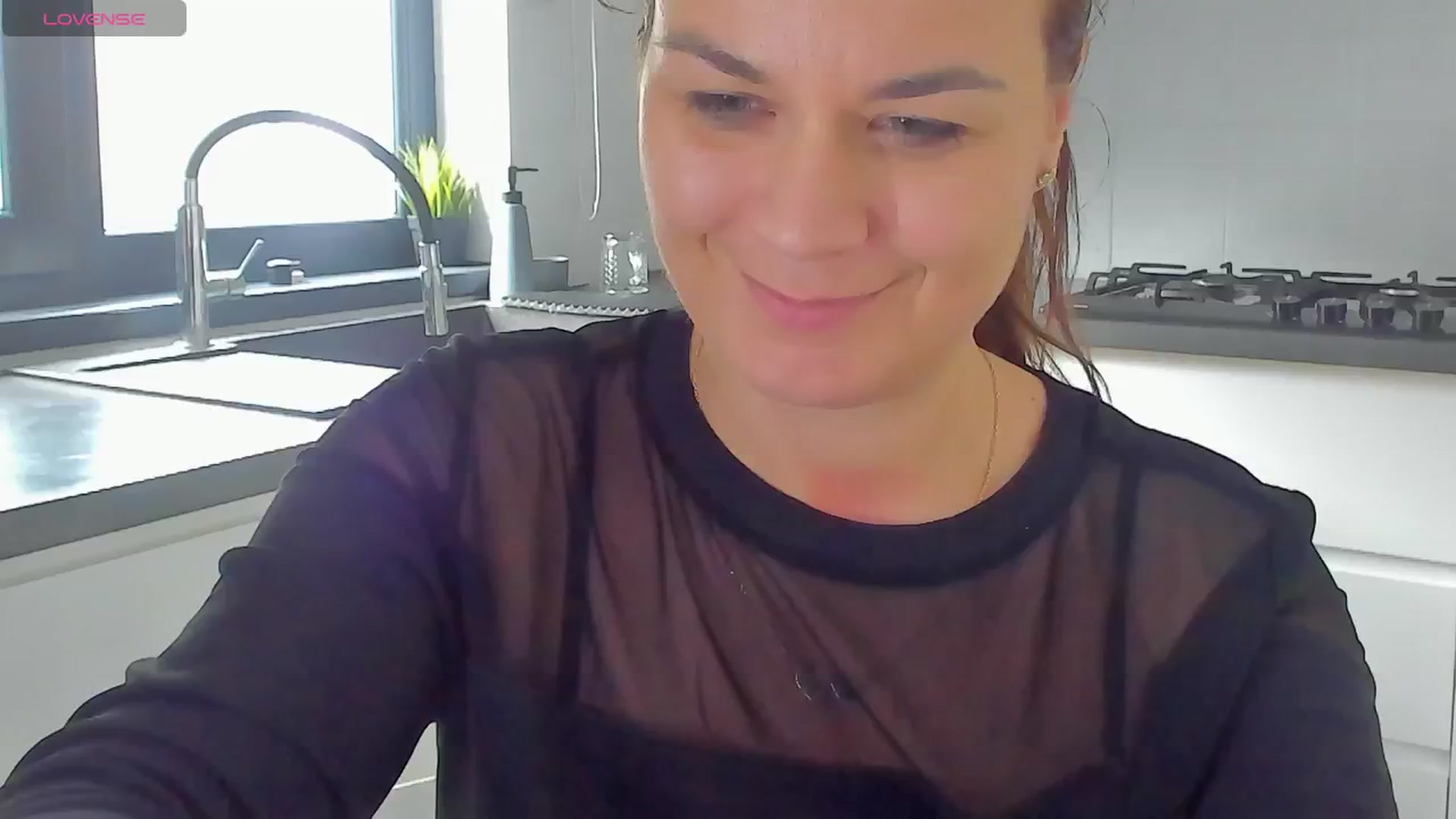 Gallery image thumbnail from SuaveGia's myfreecams stream on, 04/10/2025, 10:38 image 7 of 20