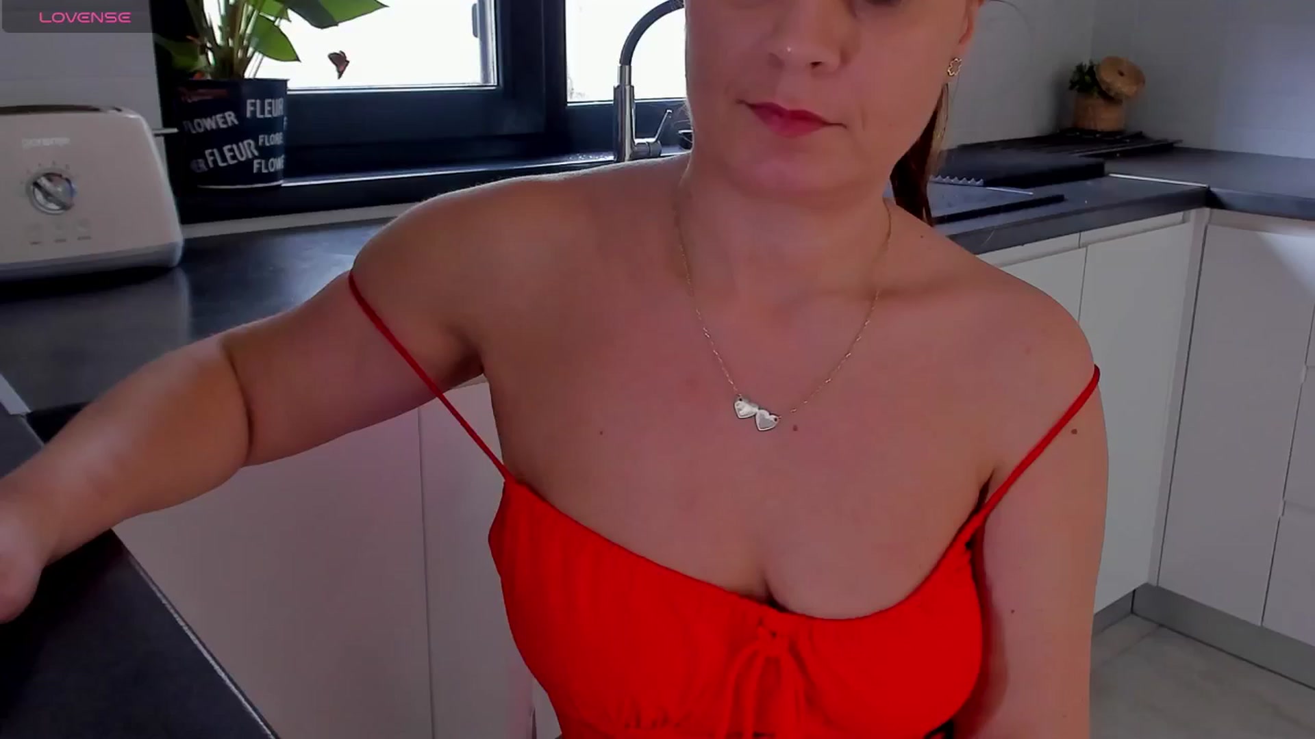 Gallery image thumbnail from SuaveGia's myfreecams stream on, 04/11/2025, 07:52 image 11 of 20