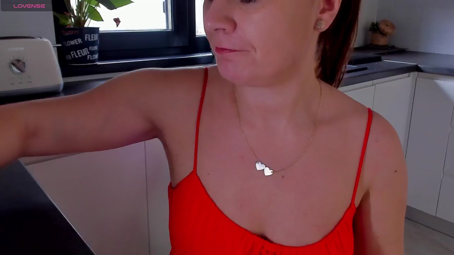 Gallery image thumbnail from SuaveGia's myfreecams stream on, 04/11/2025, 07:52 image 12 of 20