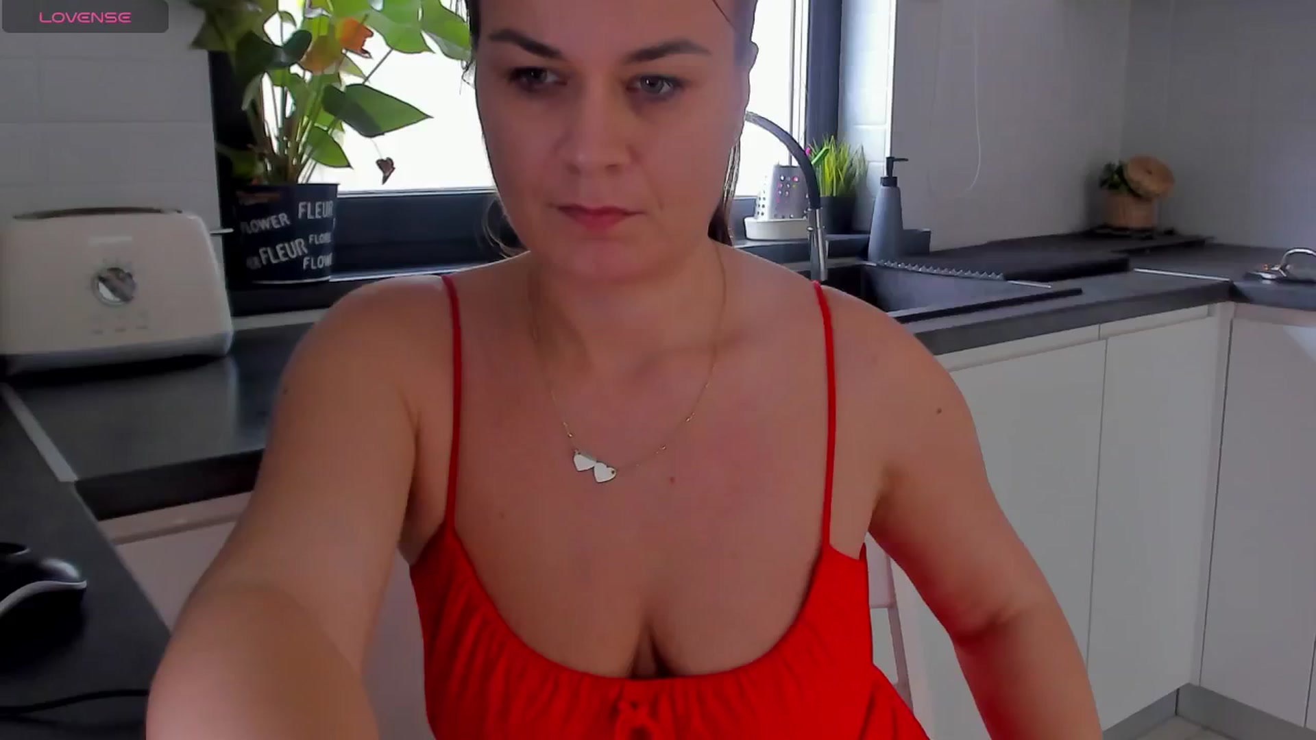 Gallery image thumbnail from SuaveGia's myfreecams stream on, 04/11/2025, 08:17 image 3 of 20